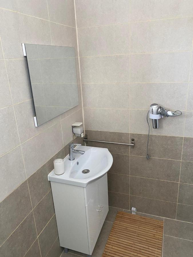 Bed & Breakfast Paradox Movila