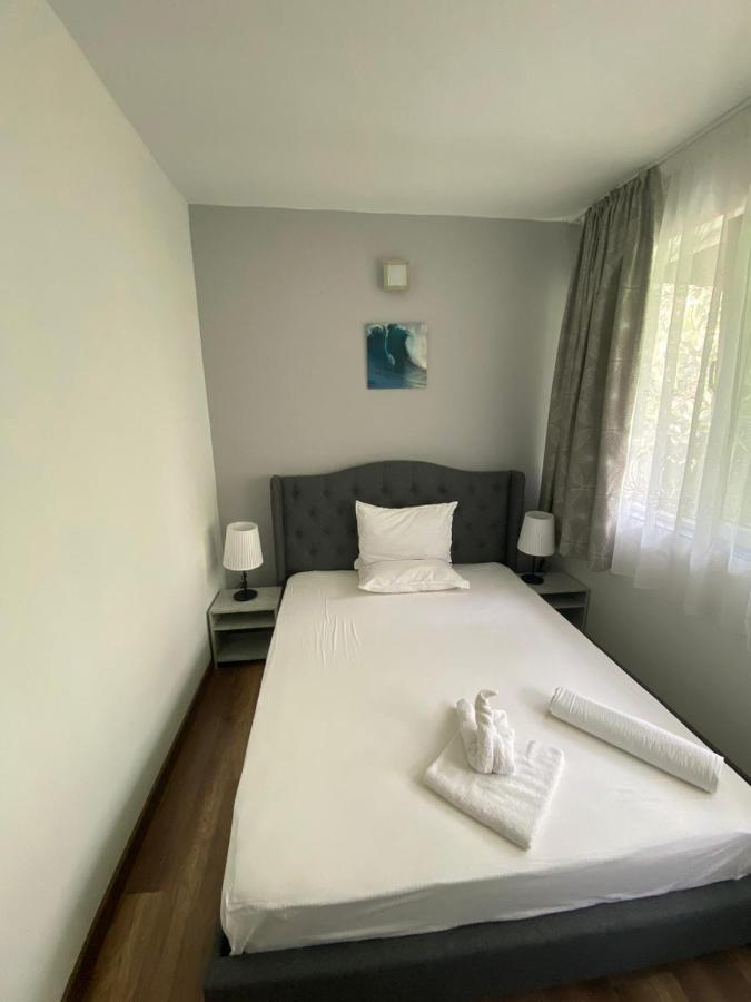 Bed & Breakfast Paradox Movila 2*